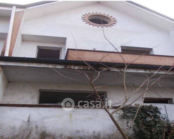 Villetta a schiera in residenziale in Via Rozzano 10