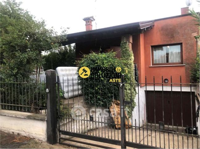 Villetta a schiera in residenziale in Viale Europa 61