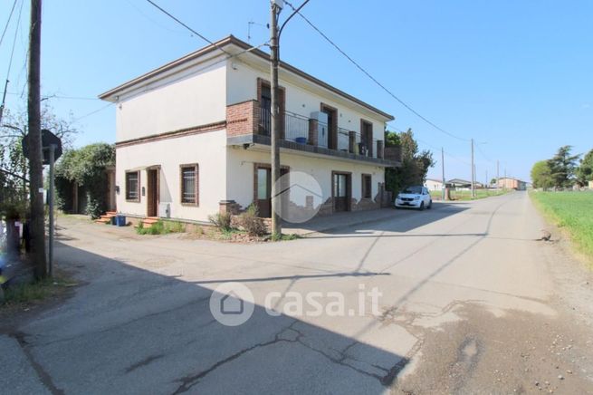 Ufficio in commerciale in Via Campagna 15