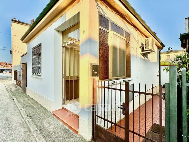 Appartamento in residenziale in Via Fratelli Cervi 18