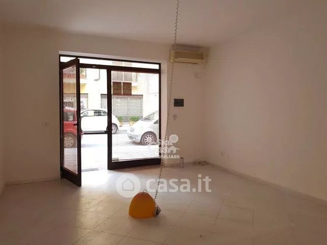 Ufficio in commerciale in 
