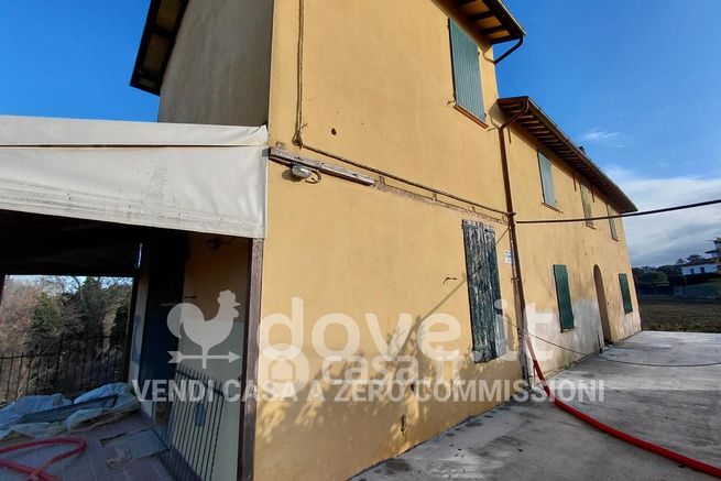 Casa indipendente in residenziale in Via Goccianello 12