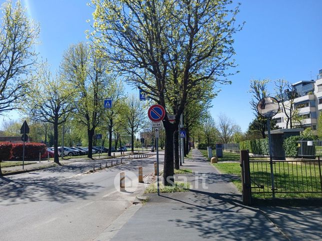 Box/posto auto in residenziale in Via Guido Rossa 33