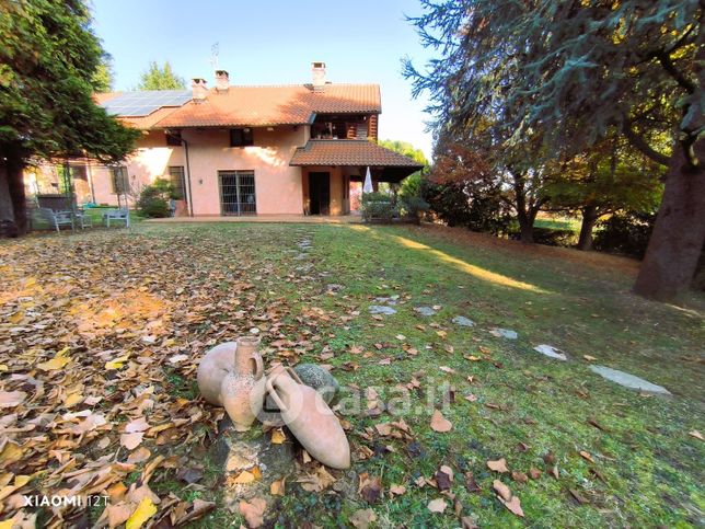 Villa in residenziale in Via Roaschia