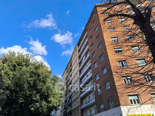 Ufficio in commerciale in Via Giunio Bazzoni