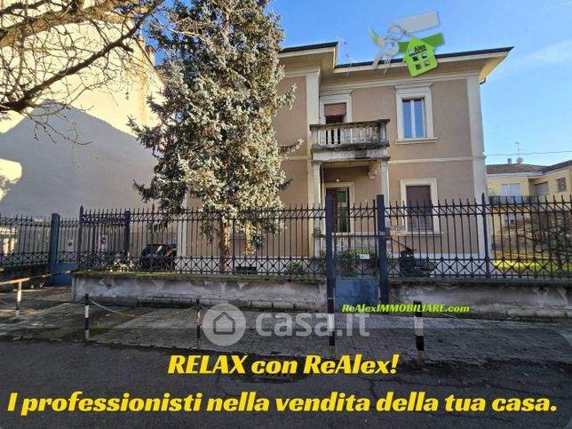 Villa in residenziale in Via gravellona