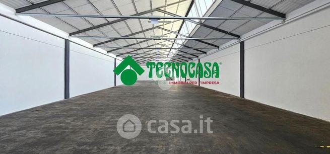 Capannone in commerciale in Via Dante Alighieri