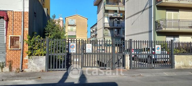 Garage/posto auto in residenziale in Via Luigi Cadorna 5