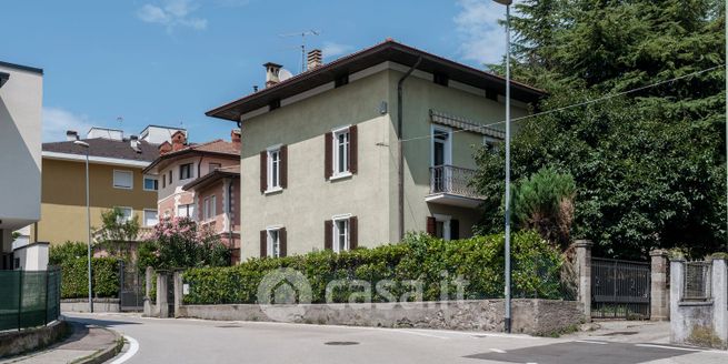 Casa indipendente in residenziale in Via San Bartolameo 21