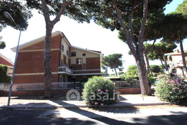 Attico/mansarda in residenziale in Viale dei Tritoni 5