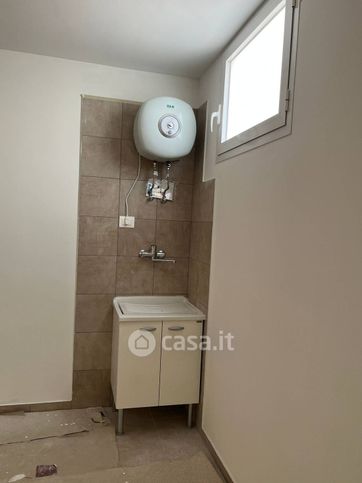 Box/posto auto in residenziale in Viale Perth