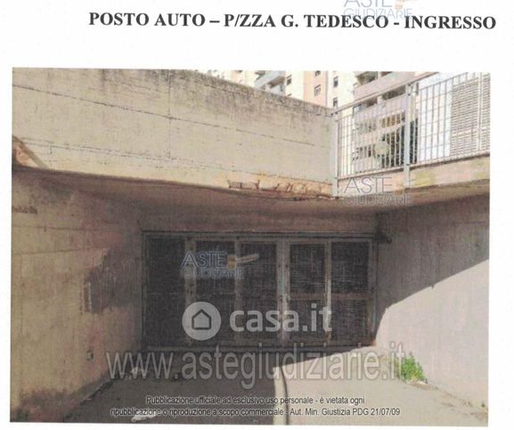 Garage/posto auto in residenziale in Piazza Giambattista Tedesco 17