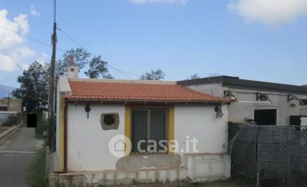 Casa indipendente in residenziale in Via Castellano Quattropani