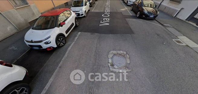 Ufficio in commerciale in Via Cesare Lombroso 11