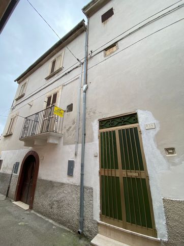 Casa indipendente in residenziale in Via Cesare Battisti