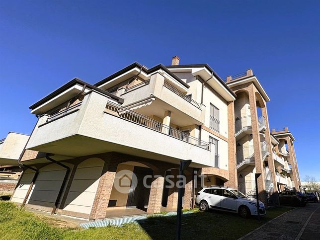 Appartamento in residenziale in Via Vimercate