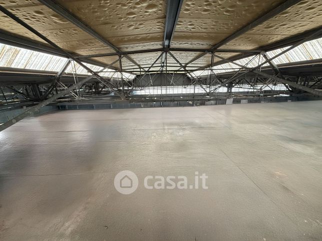 Capannone in commerciale in Via Giunta Francesco 14