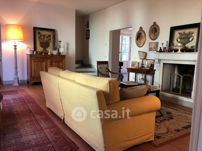 Villa in residenziale in Via Pieroni
