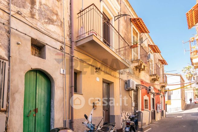 Casa indipendente in residenziale in Via Giovanni Meli 11