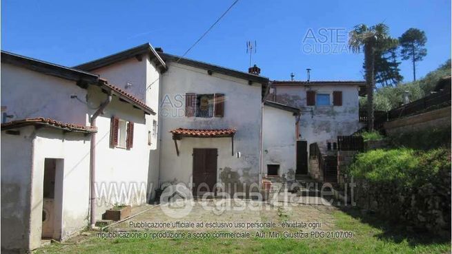 Terreno agricolo in commerciale in Via di Speri 24