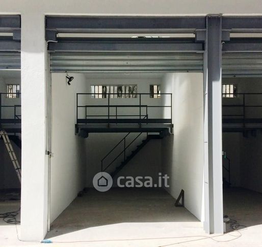 Garage/posto auto in residenziale in Corso Piero Maroncelli 38 38