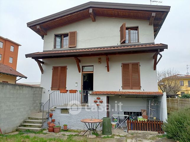 Appartamento in residenziale in Via Gravellona