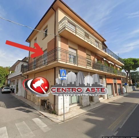 Ufficio in commerciale in Via IV Novembre