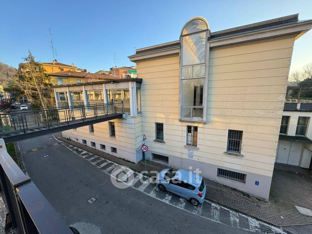 Attivitã /licenza (con o senza mura) in commerciale in Via Reno