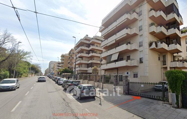 Garage/posto auto in residenziale in Via Angelo Poliziano