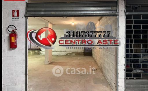 Box/posto auto in residenziale in Via L' Aquila