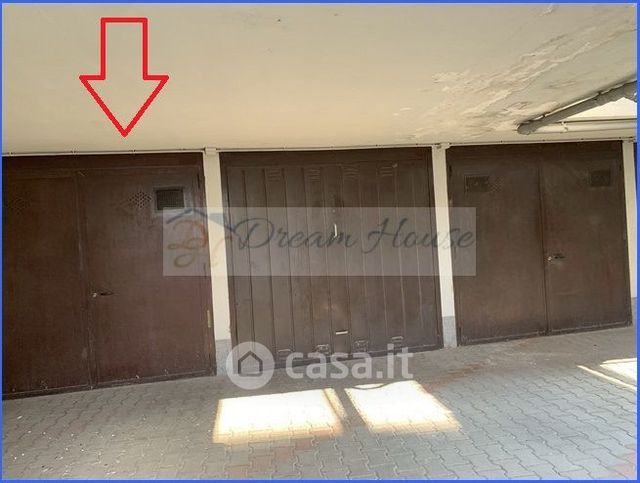 Box/posto auto in residenziale in Via Trieste 49