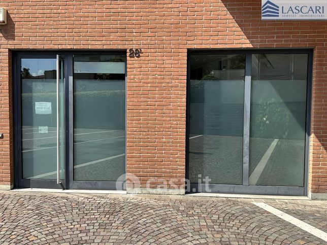Ufficio in commerciale in Via F. Corridoni 28