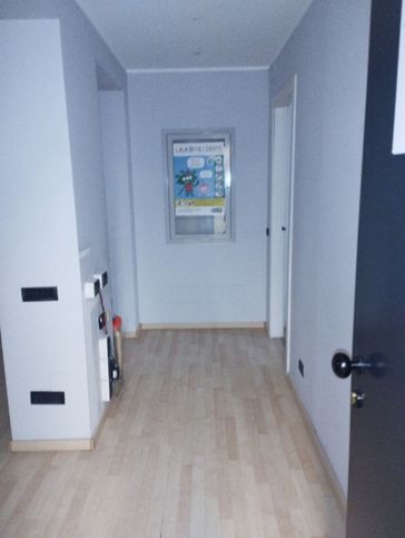 Ufficio in commerciale in Via Emilio Morosini 19