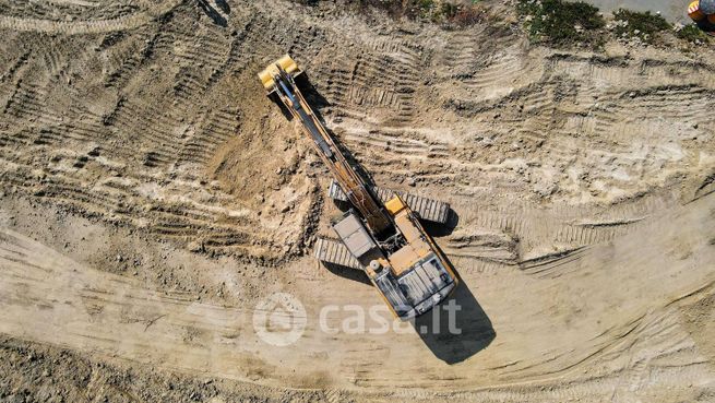 Terreno agricolo in commerciale in Tangenziale Sud