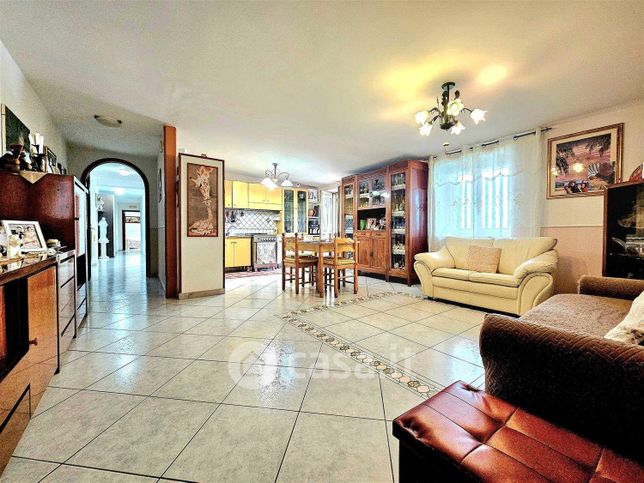Appartamento in residenziale in Via Francesco Fronda 24