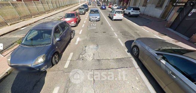 Box/posto auto in residenziale in Via Stamira 4