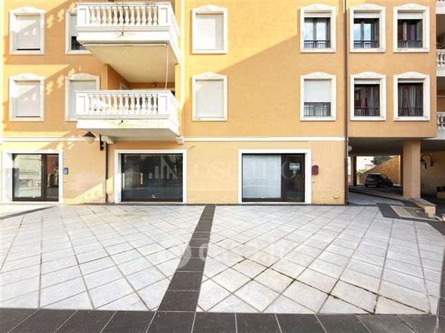 Ufficio in commerciale in Via Acquedotto