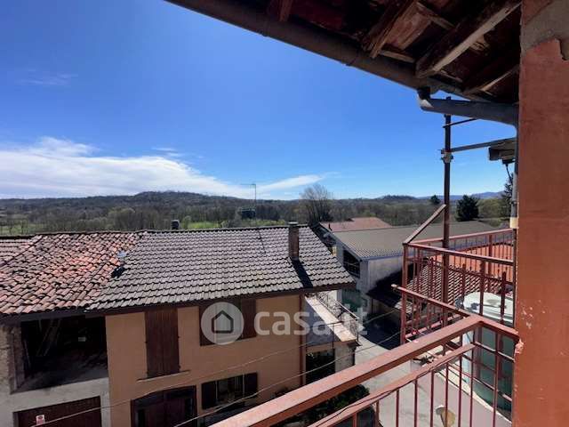 Casa bi/trifamiliare in residenziale in 