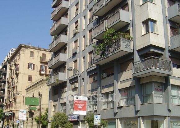 Ufficio in commerciale in Via Messina (adiacente Via Libertà) 3