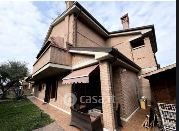 Casa bi/trifamiliare in residenziale in Via Emilia Romagna
