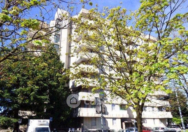Ufficio in commerciale in 