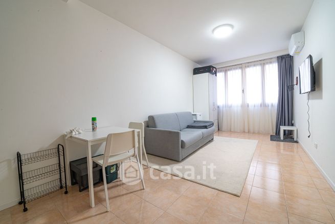 Appartamento in residenziale in Viale Certosa 26