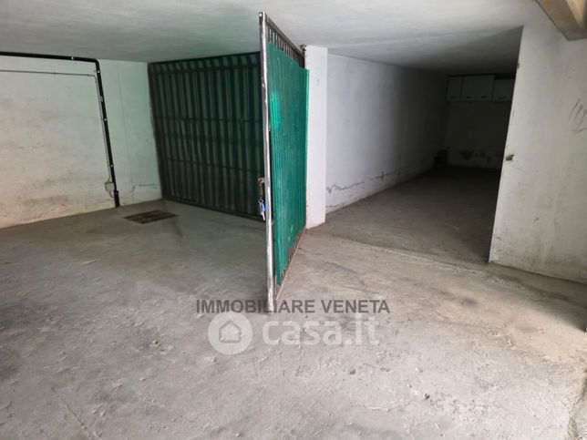 Box/posto auto in residenziale in 