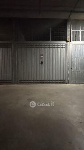 Box/posto auto in residenziale in Via Monte Pasubio 5