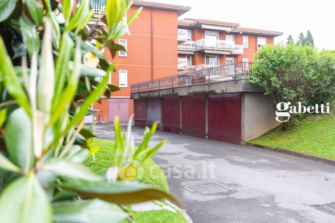 Box/posto auto in residenziale in Via Aldo Moro 21