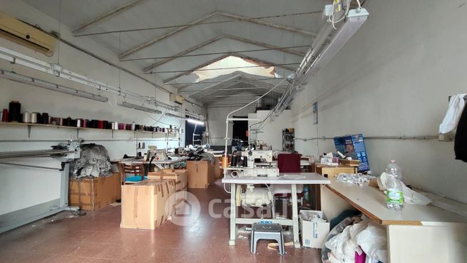 Capannone in commerciale in Via Cava 154