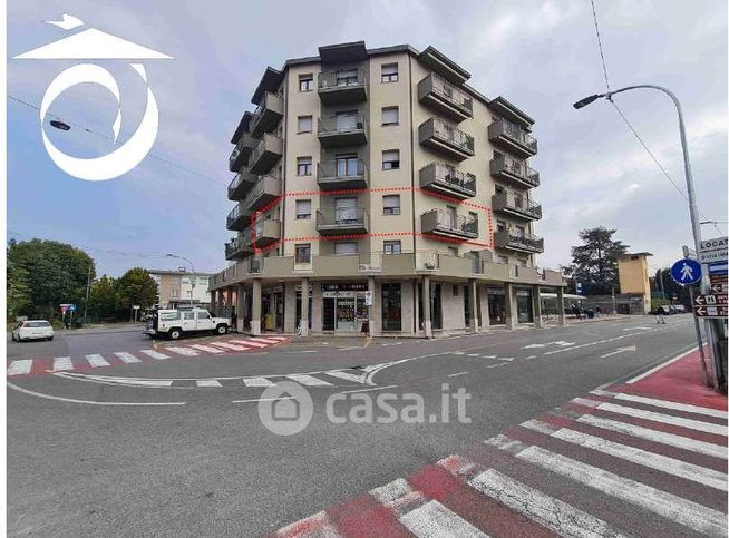 Appartamento in residenziale in Via Adamello 1