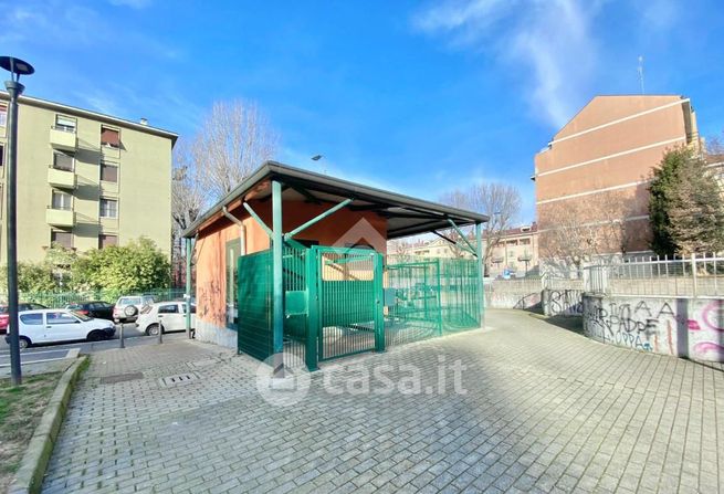 Garage/posto auto in residenziale in Via Innocenzo Isimbardi 63