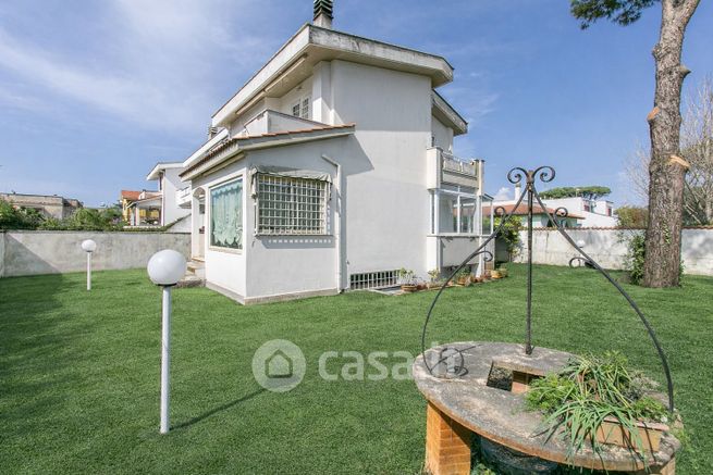 Casa bi/trifamiliare in residenziale in Via Arno 19