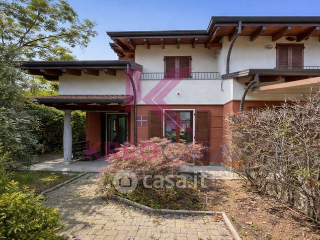 Appartamento in residenziale in Via Como 7